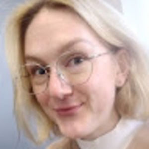 Meet your Posher, Caroline
